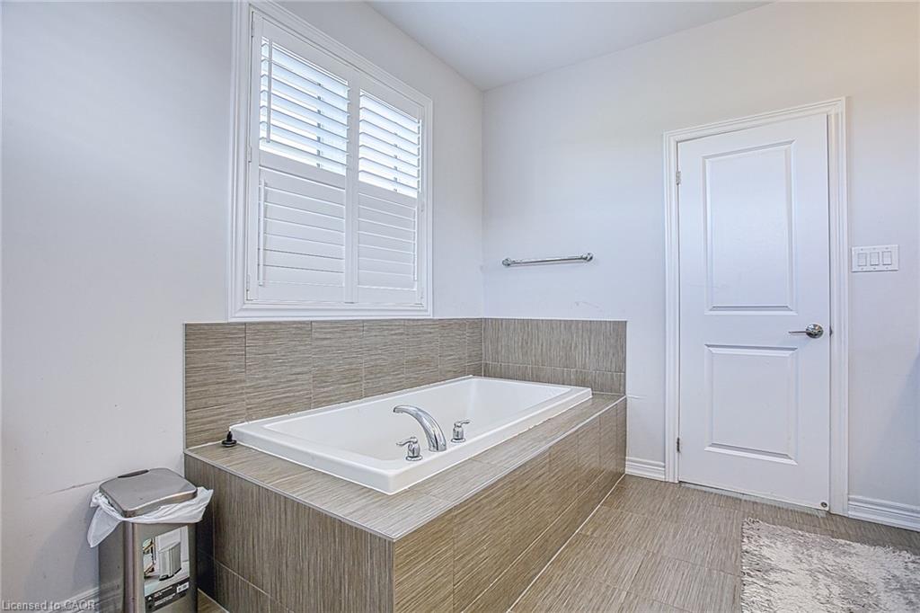 90 Spitfire Drive Property Photo 21