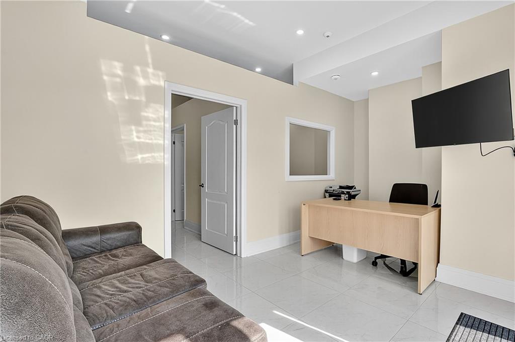 109-124 Seabrook Drive Property Photo 4