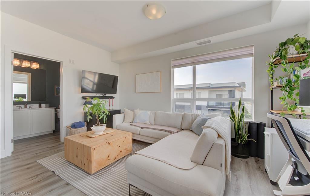 615-247 Northfield Drive E Property Photo 11