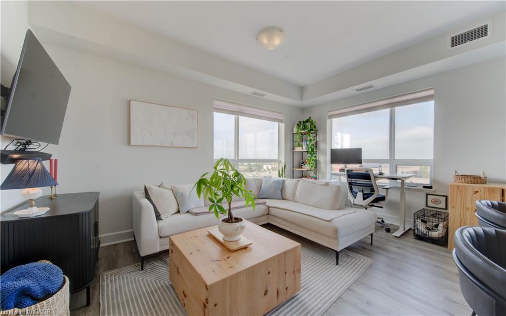 615-247 Northfield Drive E Property Photo 12