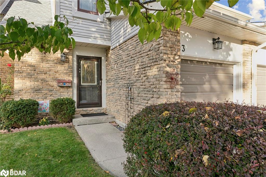 3-2701 Aquitaine Avenue Property Photo 4