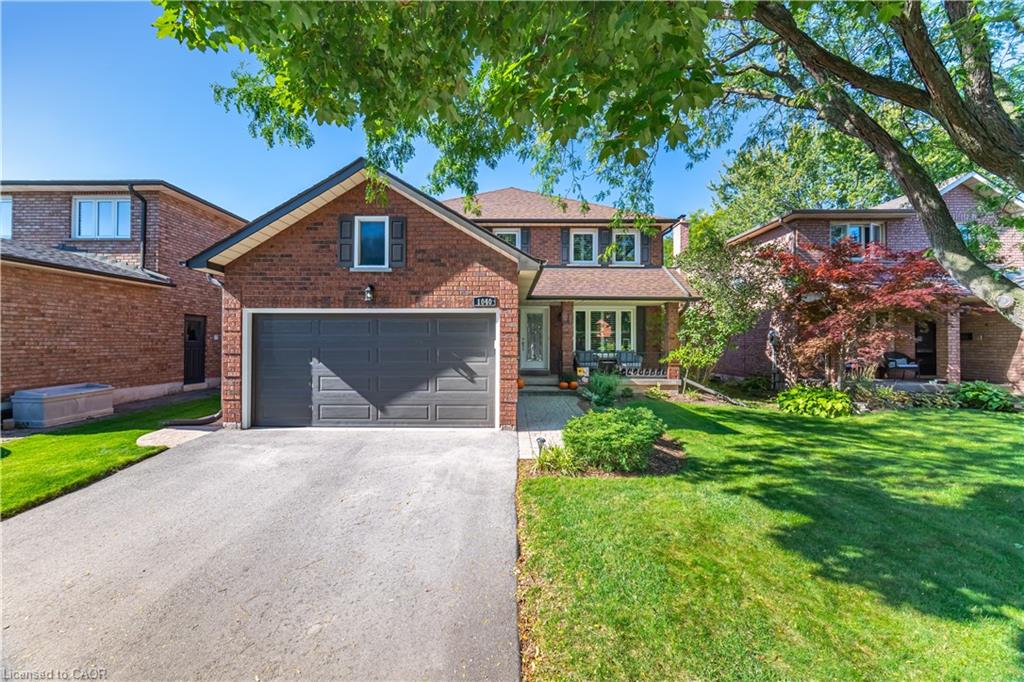 1040 Manchester Crescent Property Photo 1