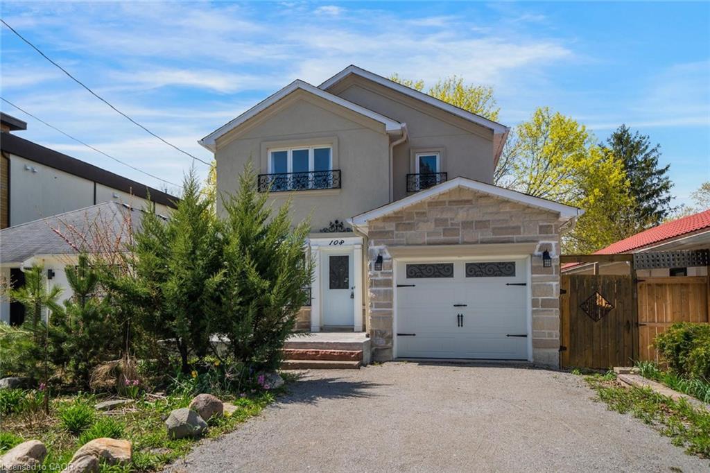 108 Olde Bayview Avenue Property Photo 1