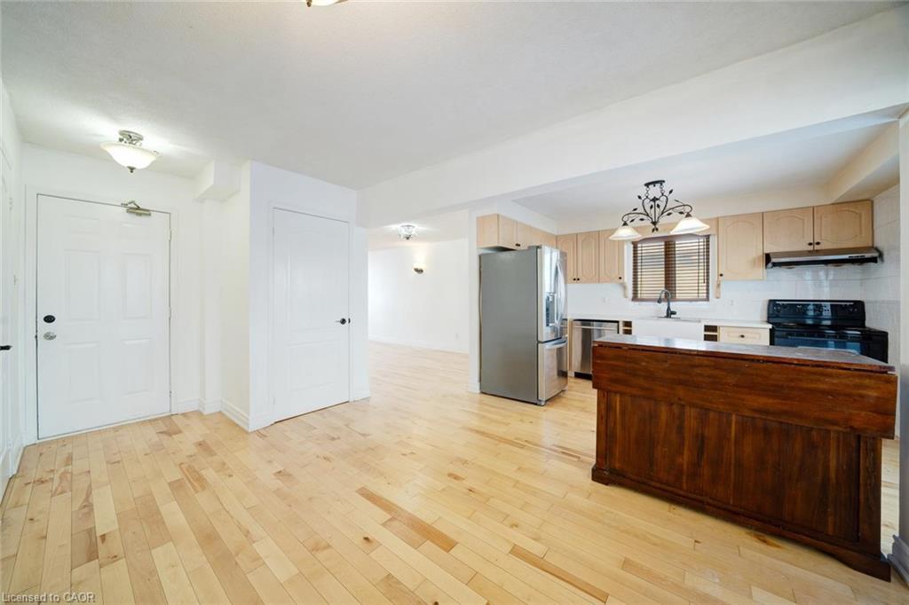 108 Olde Bayview Avenue Property Photo 7