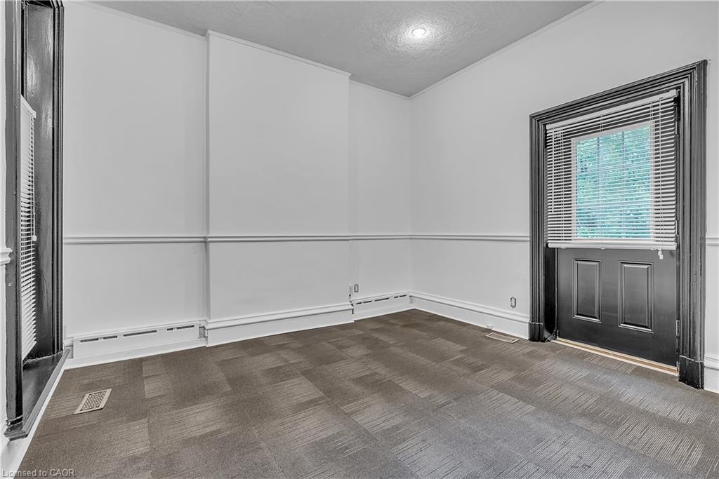 203 Macnab Street S Property Photo 6