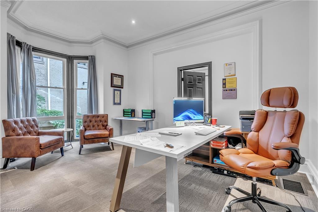 203 Macnab Street S Property Photo 10