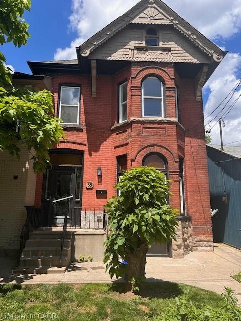33-35 Wood Street E Property Photo 1