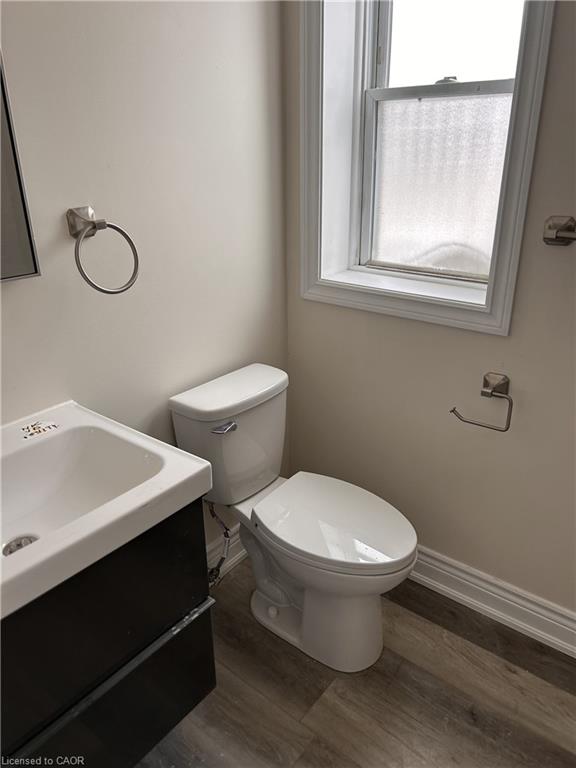 33-35 Wood Street E Property Photo 4