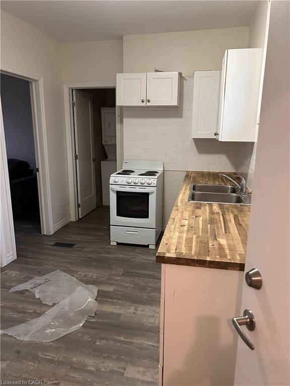 33-35 Wood Street E Property Photo 7