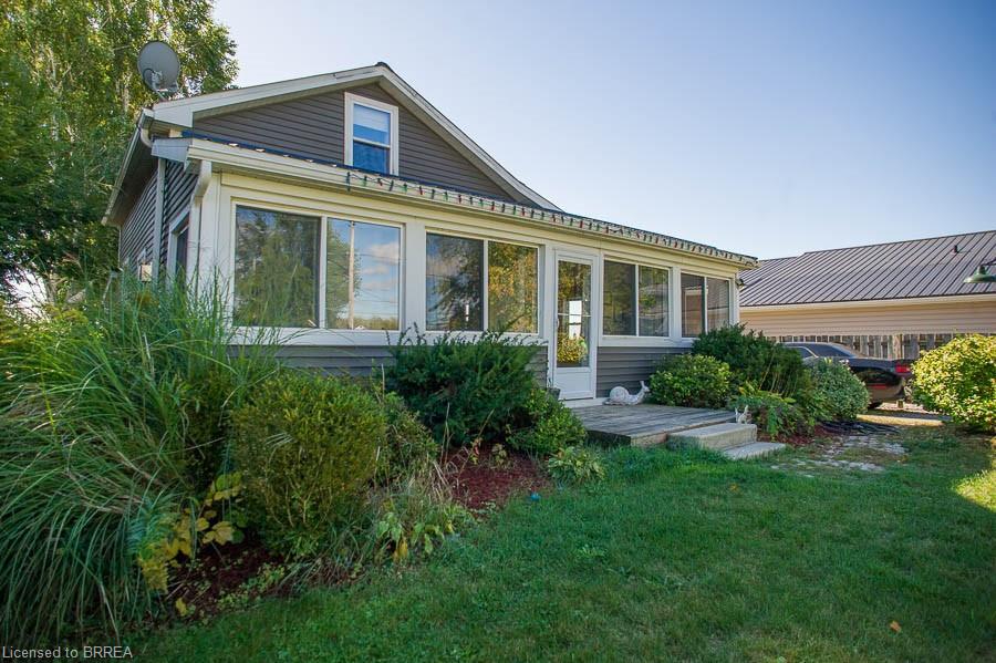 38 Queen Street W Property Photo 2