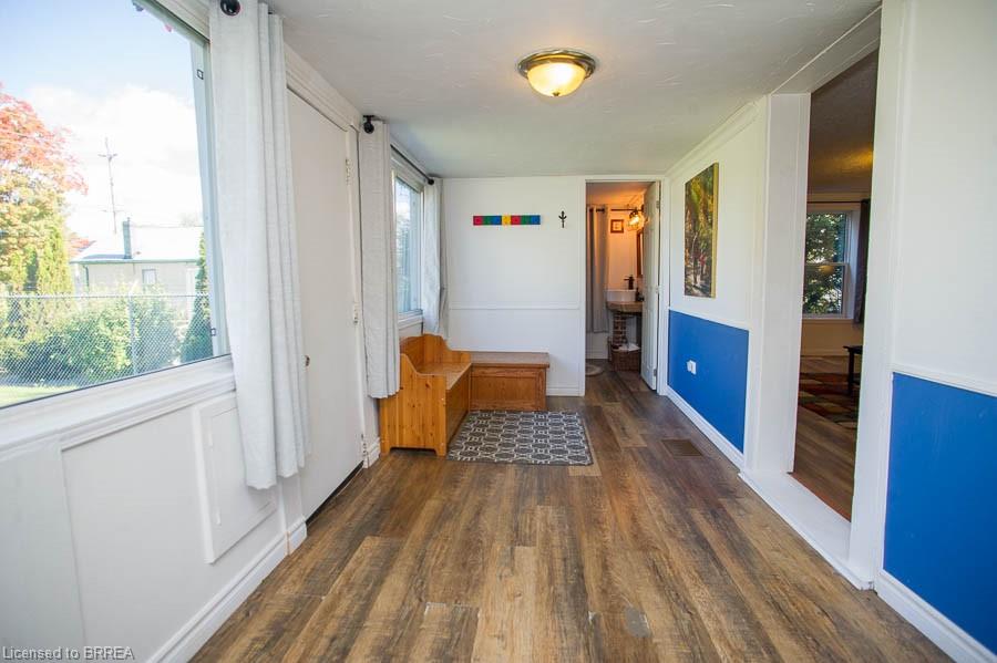 38 Queen Street W Property Photo 3