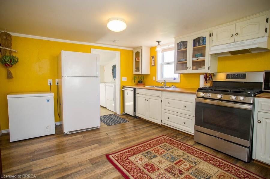 38 Queen Street W Property Photo 11