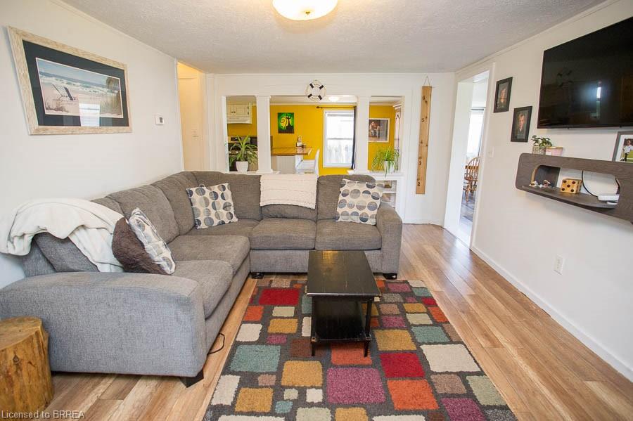 38 Queen Street W Property Photo 14