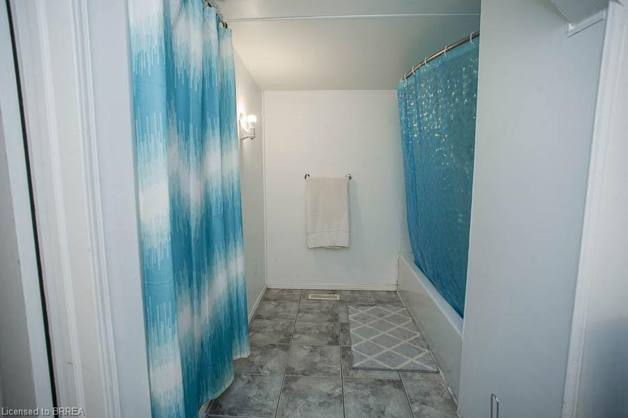 38 Queen Street W Property Photo 19