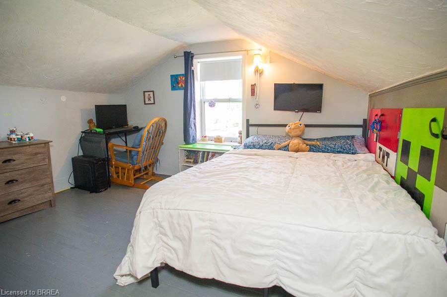 38 Queen Street W Property Photo 24