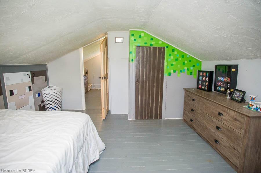 38 Queen Street W Property Photo 25