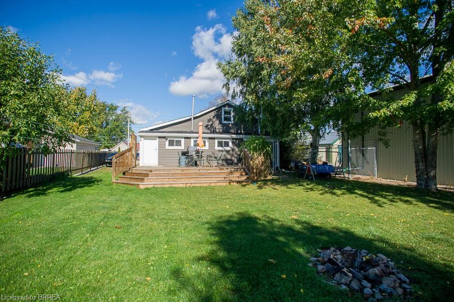 38 Queen Street W Property Photo 28