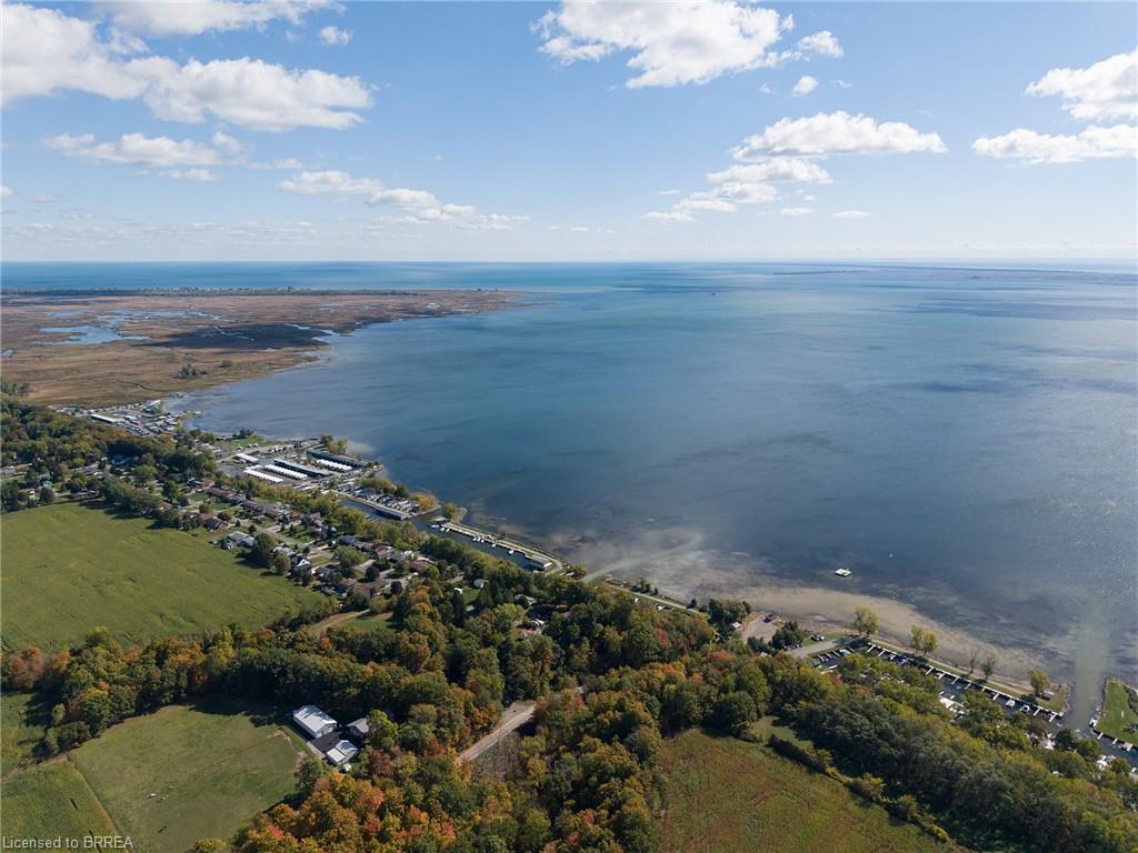 38 Queen Street W Property Photo 32