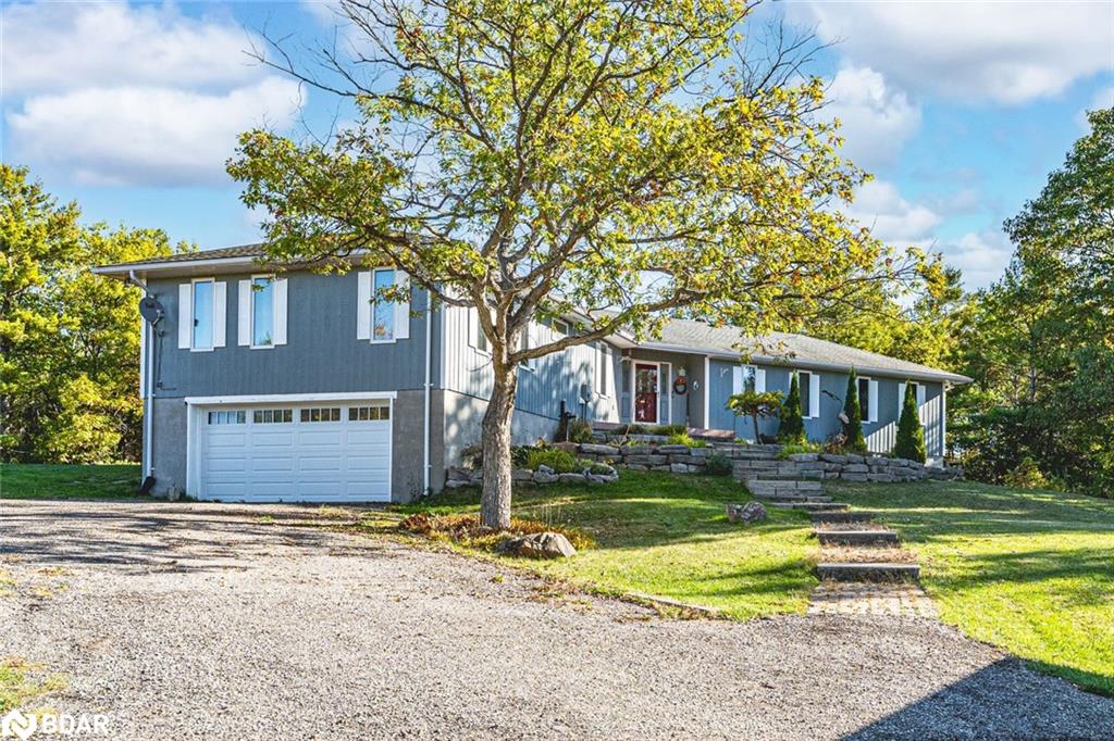 1564 Honey Harbour Road Property Photo 1