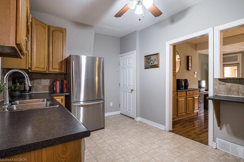 251 Balmoral Avenue N Property Photo 12