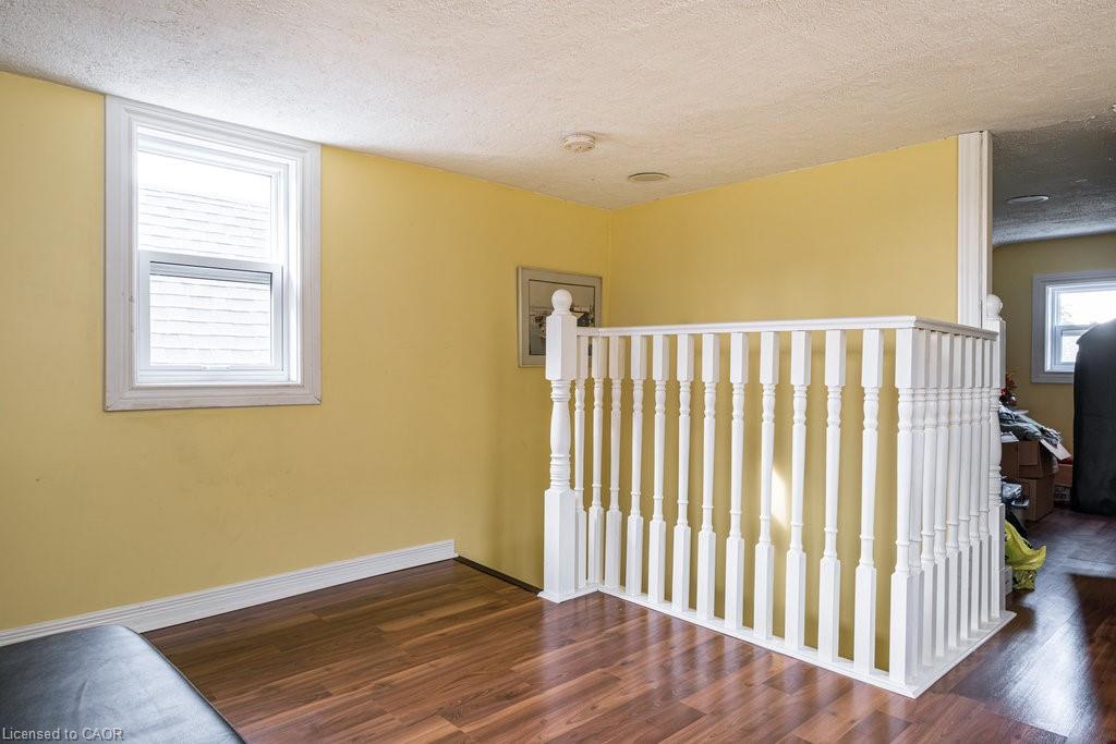 251 Balmoral Avenue N Property Photo 29