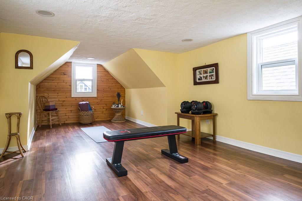 251 Balmoral Avenue N Property Photo 31