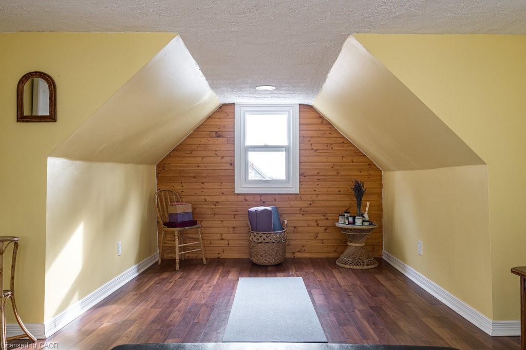 251 Balmoral Avenue N Property Photo 32