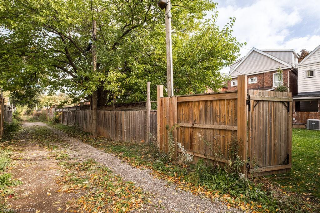 251 Balmoral Avenue N Property Photo 39