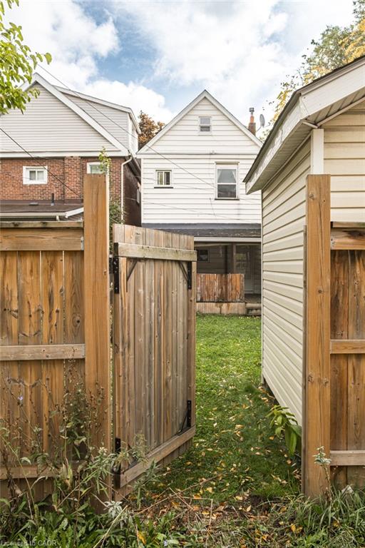 251 Balmoral Avenue N Property Photo 40