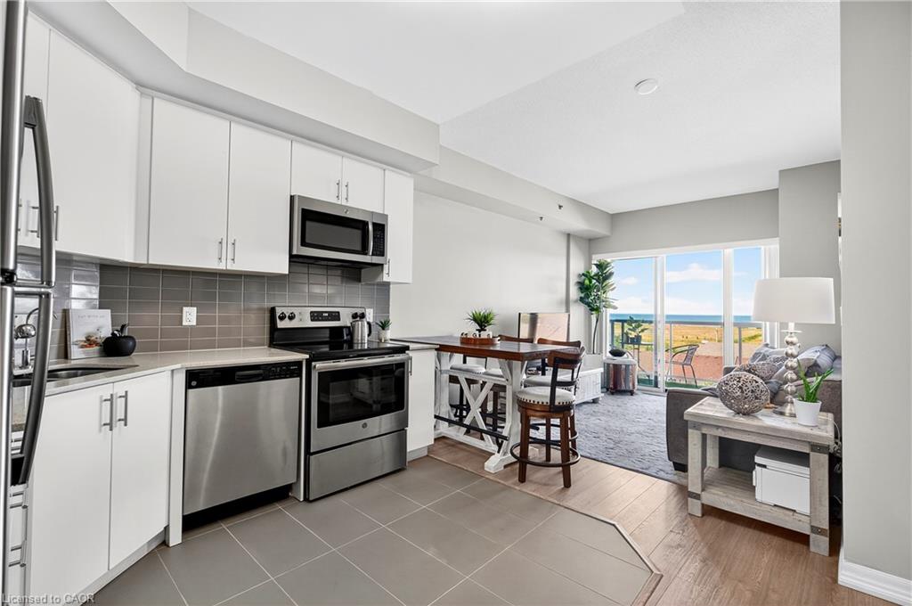 505-560 North Service Road Property Photo 1