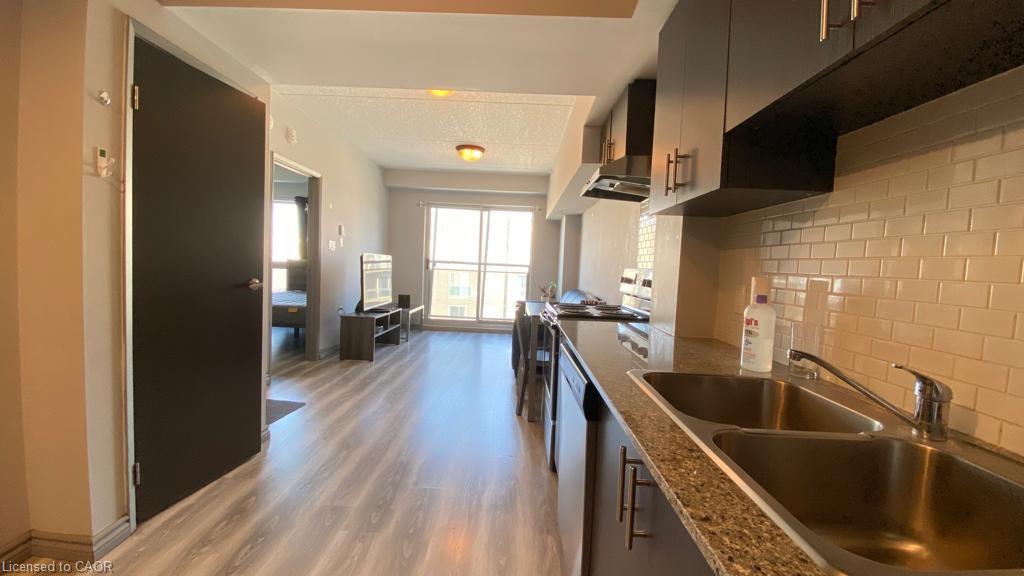 G503-275 Larch Street Property Photo 7