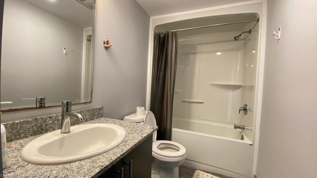 G503-275 Larch Street Property Photo 9