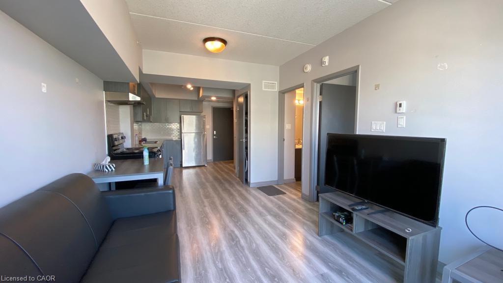 G503-275 Larch Street Property Photo 14