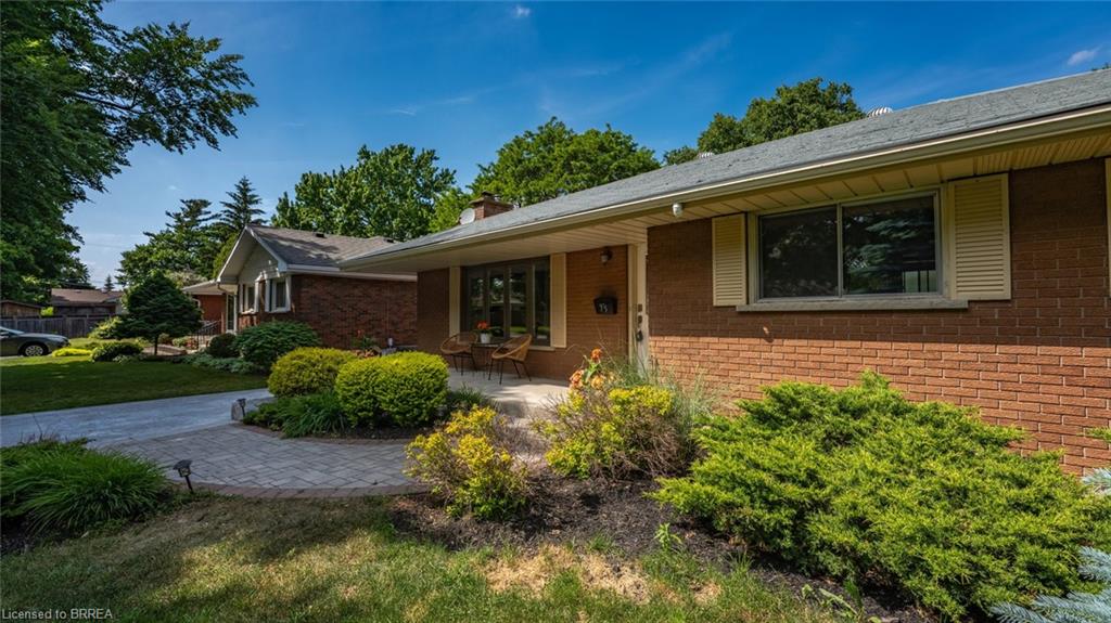 75 Pusey Boulevard Property Photo 3