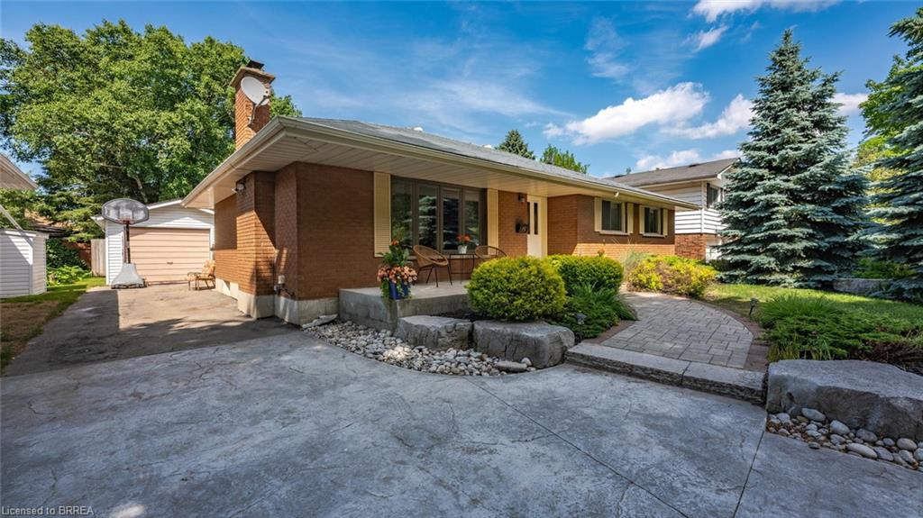 75 Pusey Boulevard Property Photo 4