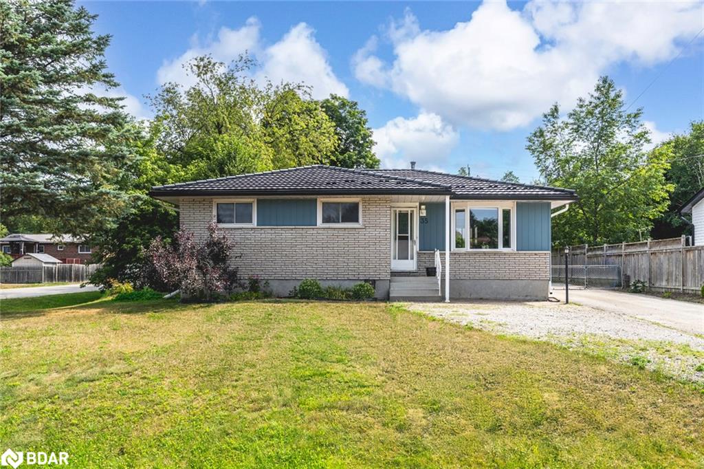 35 Ashburton Crescent Property Photo 1