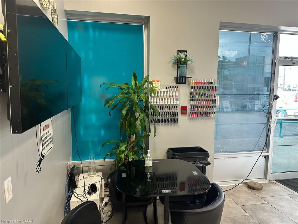 8-60 Dundas Street E Property Photo 7