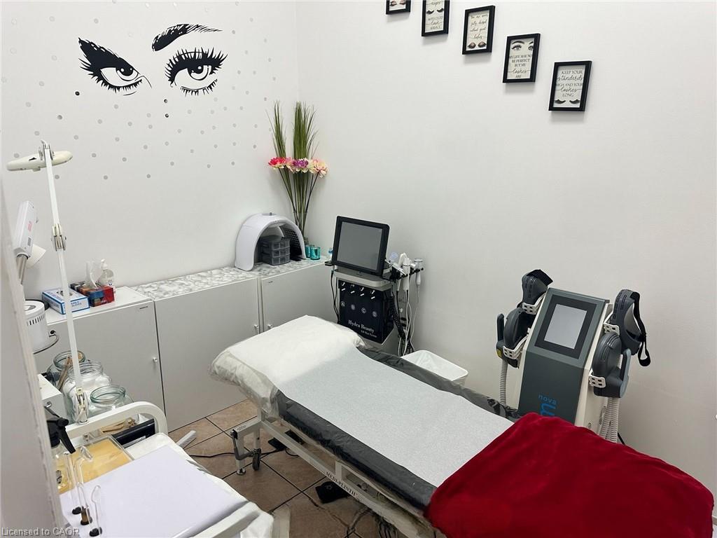 8-60 Dundas Street E Property Photo 8