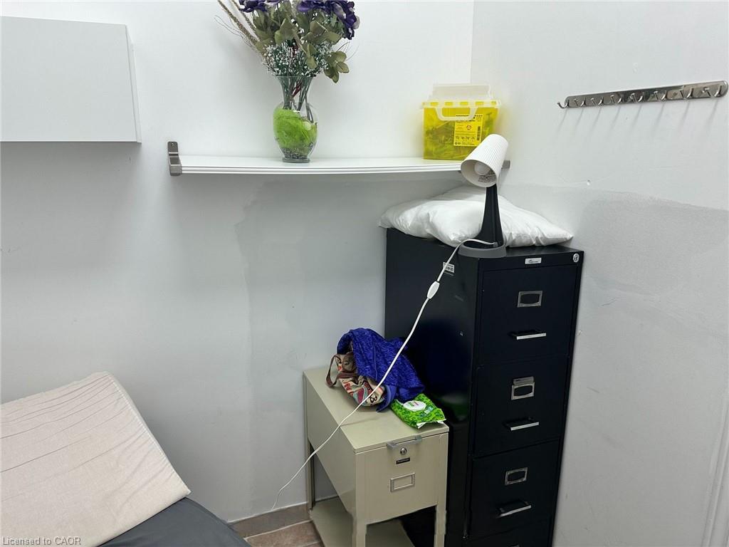 8-60 Dundas Street E Property Photo 12