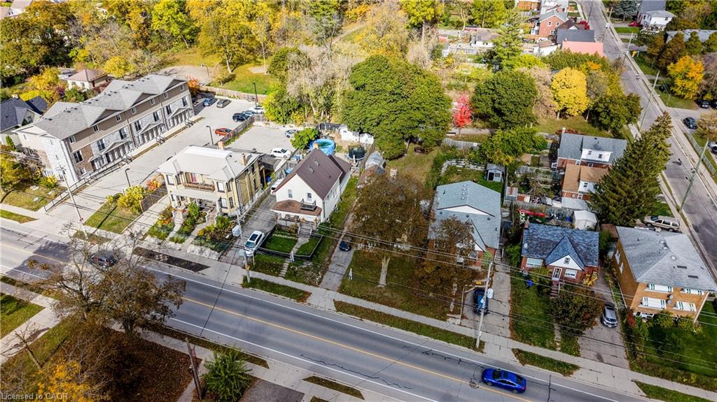 138 Courtland Avenue E Property Photo 12