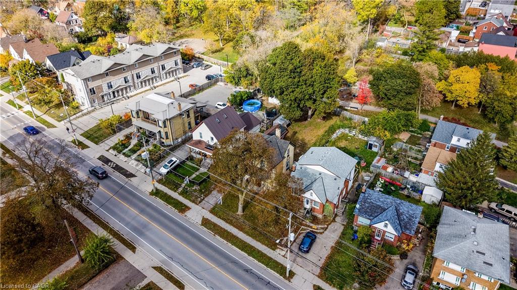 138 Courtland Avenue E Property Photo 13