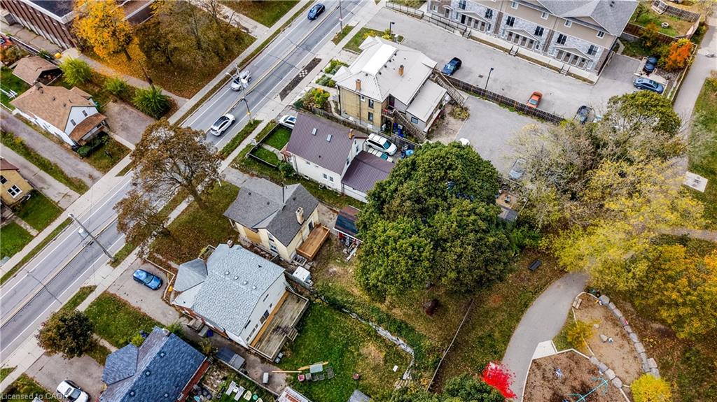 138 Courtland Avenue E Property Photo 15