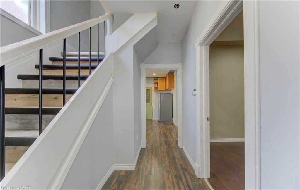 138 Courtland Avenue E Property Photo 21