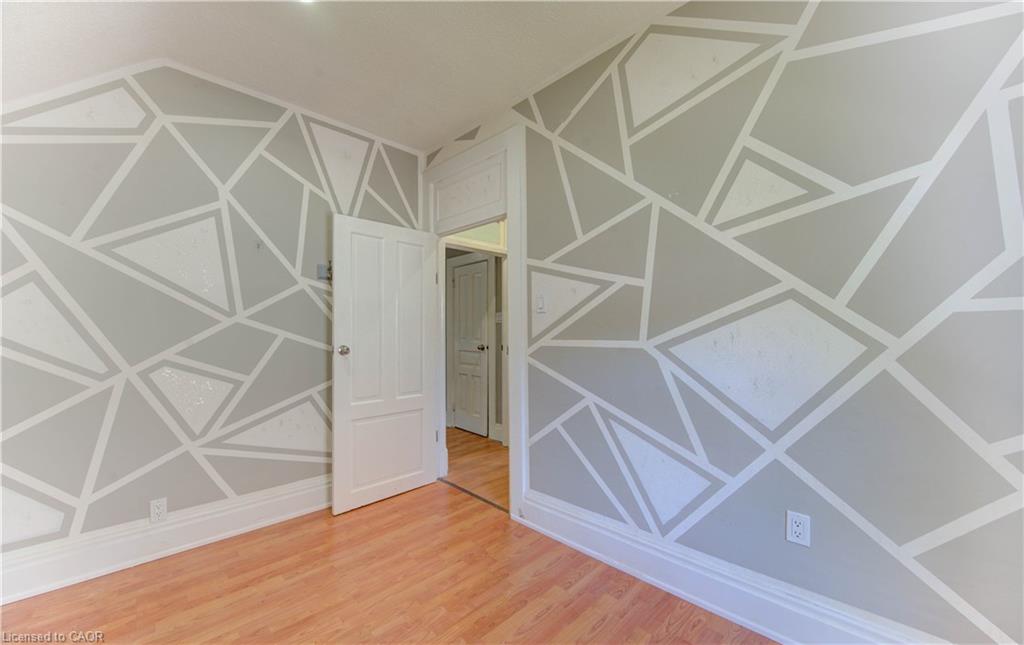 138 Courtland Avenue E Property Photo 33