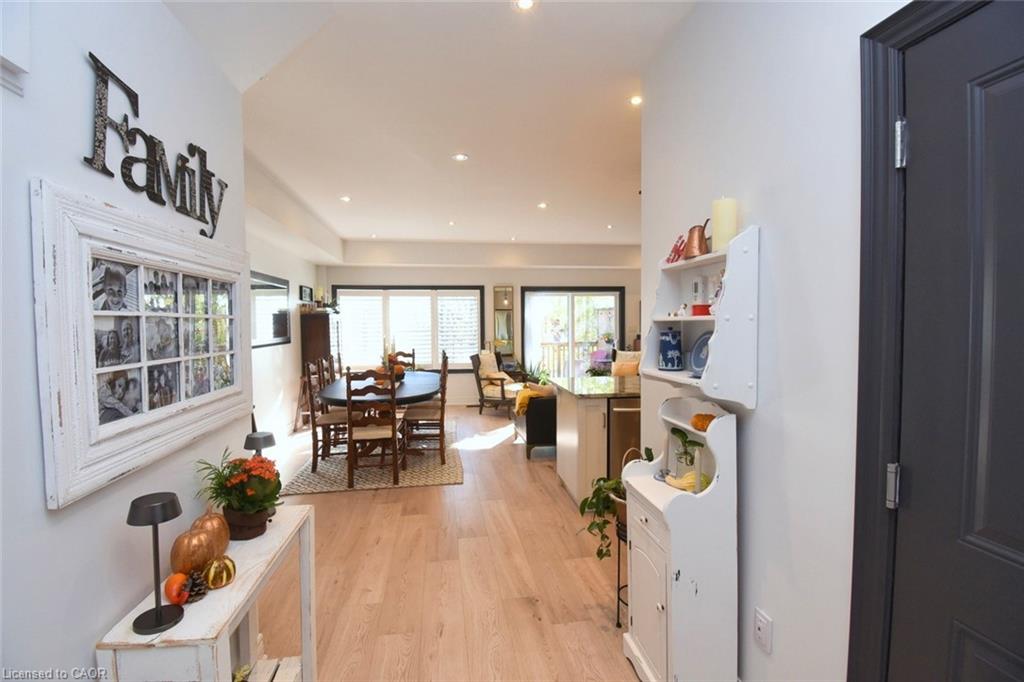 31-40 Hamilton Street S Property Photo 4