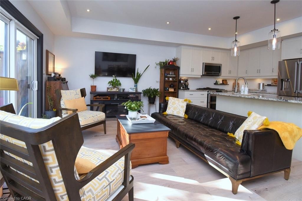 31-40 Hamilton Street S Property Photo 10