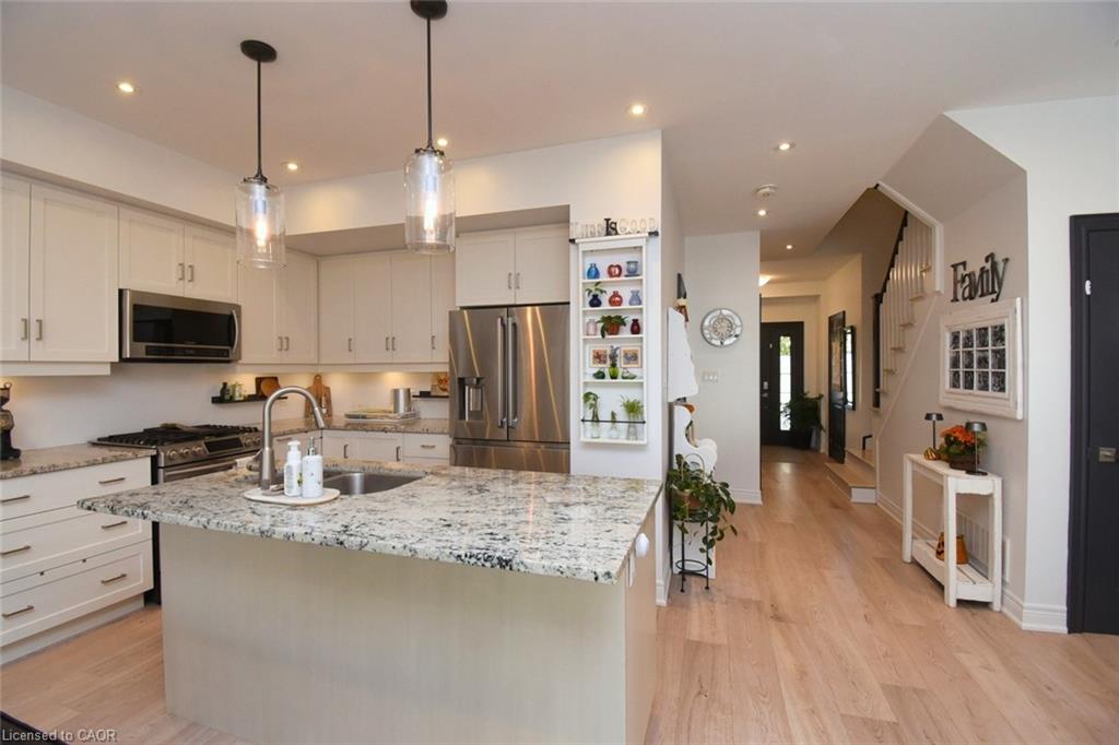 31-40 Hamilton Street S Property Photo 15