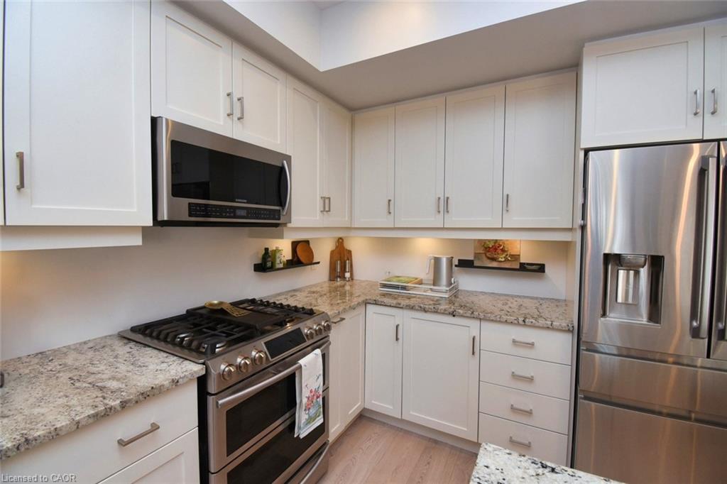 31-40 Hamilton Street S Property Photo 17