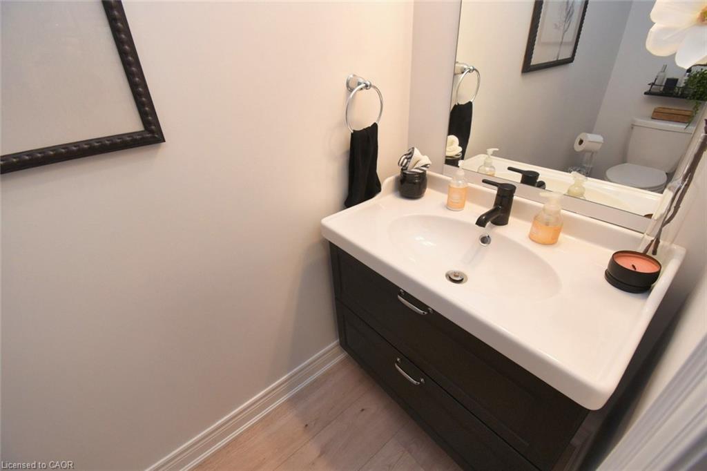 31-40 Hamilton Street S Property Photo 20