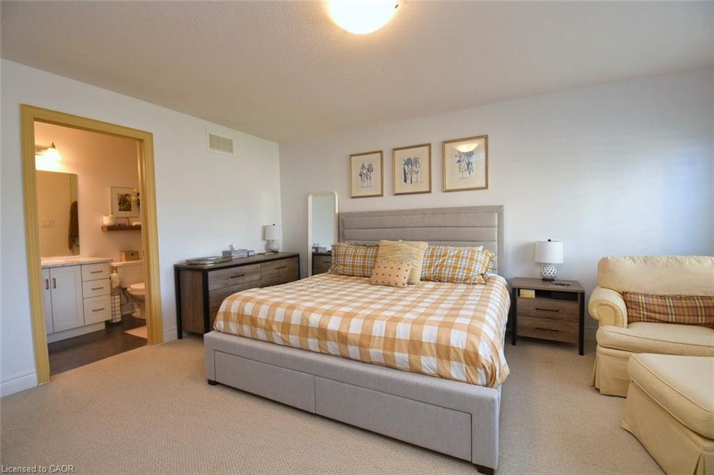 31-40 Hamilton Street S Property Photo 30